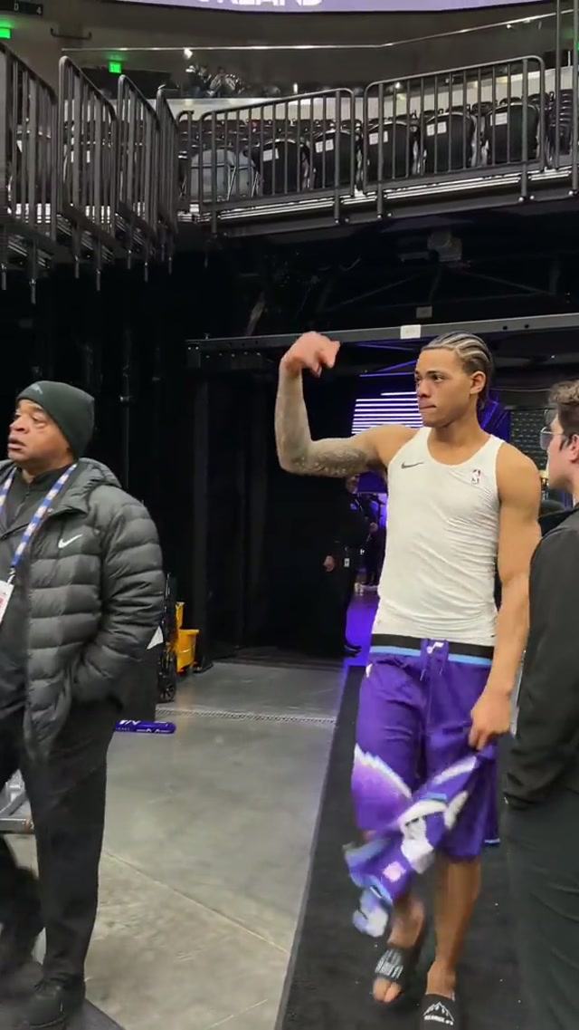 always time to show love 💜

#nba #utahjazz #keyontegeorge