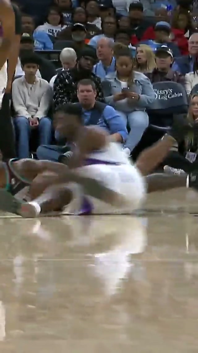 Jitty jam off the crazy pass from Vince 🤯 #nba #highlights #jazz #memphisgrizzlies