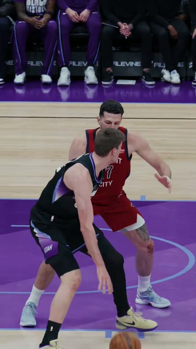 Cody stays dunking off the Flip dish 🍽️ #nba #highlights #jazz