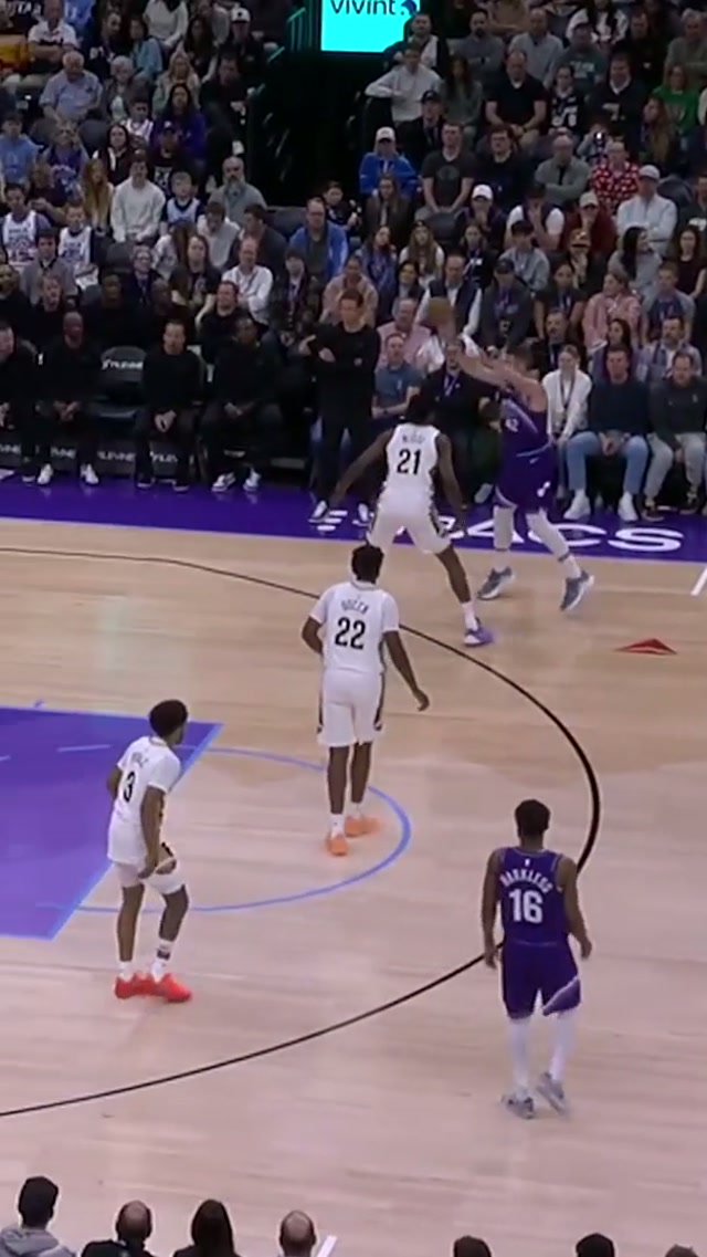 backdoor cut ➡️ dunk for Brice #nba #highlights #jazz