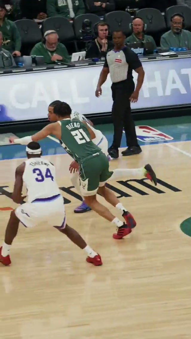 Flip goes behind-the-back and a sweet dish to Oscar for ✌️ #nba #jazz #highlights #bucks