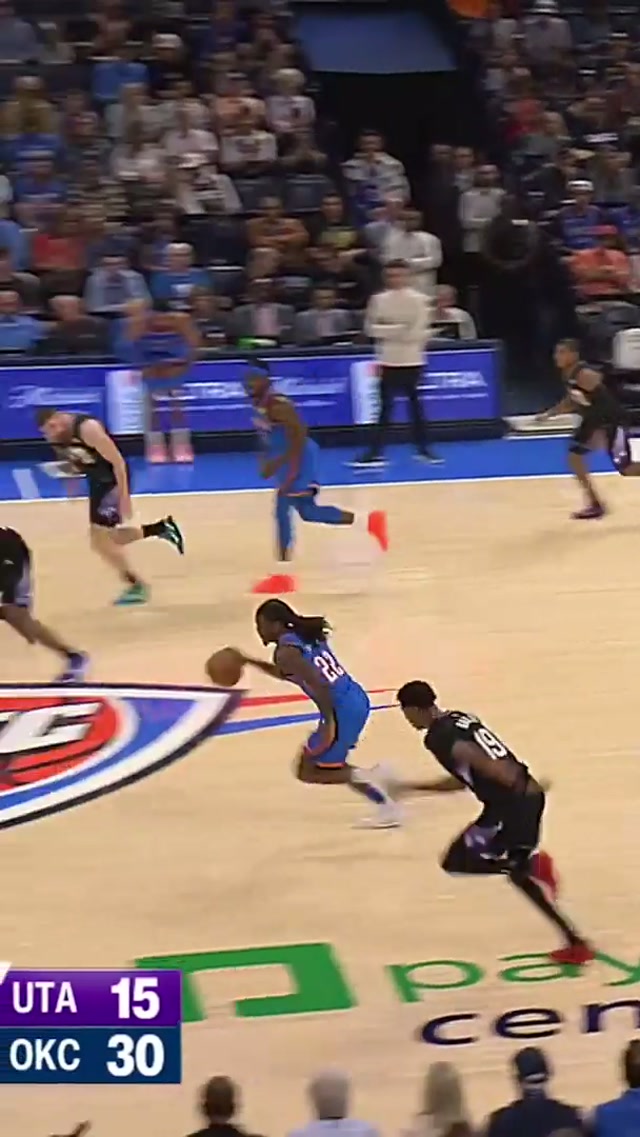 always check the rear-view mirror with Ace Bailey on the floor 🚫 #nba #highlights #jazz #thunder