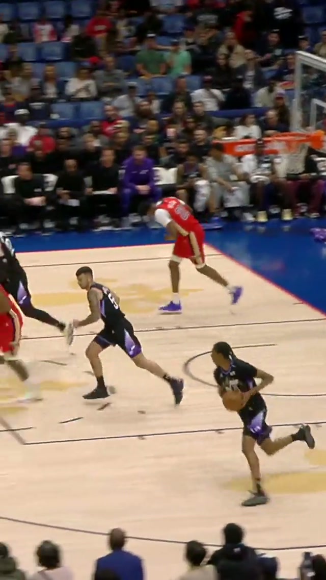 Cody Williams drops a perfect pass to Bez Mbeng 🎯 #nba #highlights #jazz #pelicans