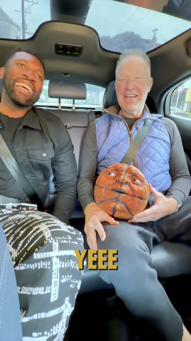 @OLD BALL had dreams of being in the driver's seat. Chris Mullin and Festus Ezeli delivered 🤝

Backseat Thriving, presented by @Waymo 