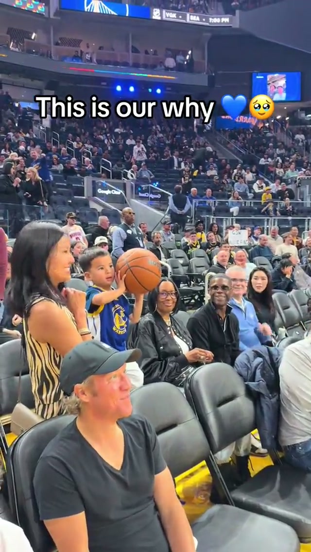Wholesome moments for your feed 

#nba #dubnation #homefinale 