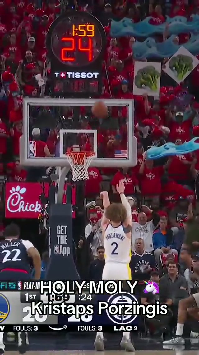 KP went FLYING ✈️ 

#nba #slamdunk #kristapsporzingis 