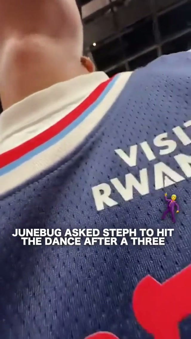 Steph Curry, man of the people 

🎥 @Junebug 😂 

#junebugchallenge #nba #dance 