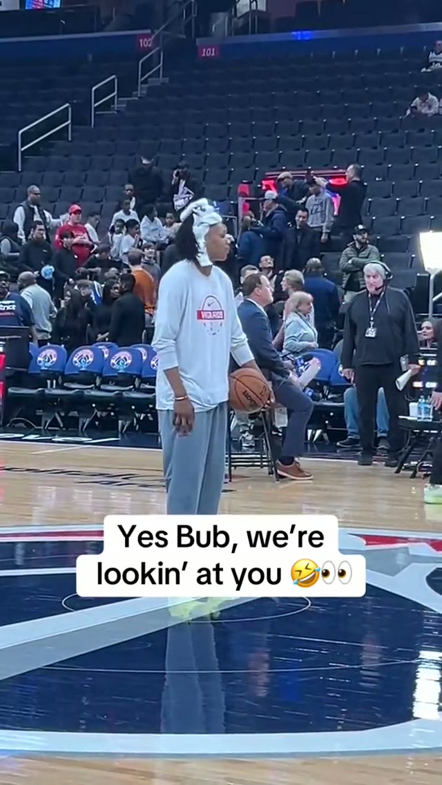 Bub Carrington always be finding admin’s phone 🤣 #washingtonwizards #bubcarrington #nba #warmup 