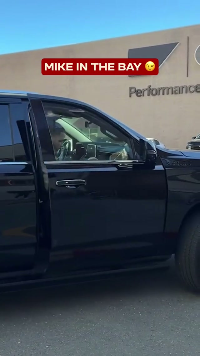 Ladies and gentlemen, Mike Evans 👏 #nfl #49ers #football #mikeevans #sign 