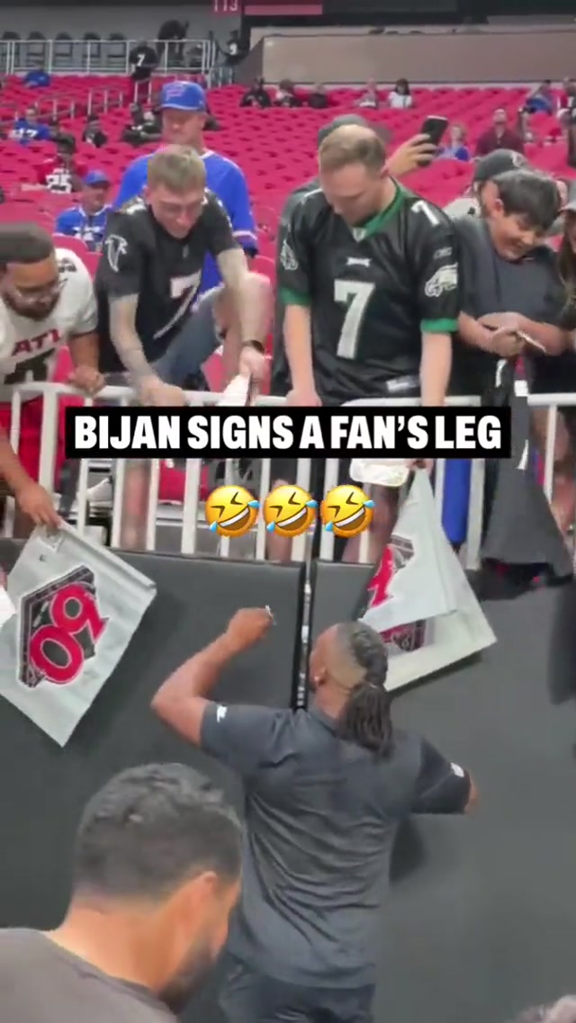 Bijan definitely made his day ๐ญ
#atlantafalcons #nfltiktok #football #nflfootball #footballtok