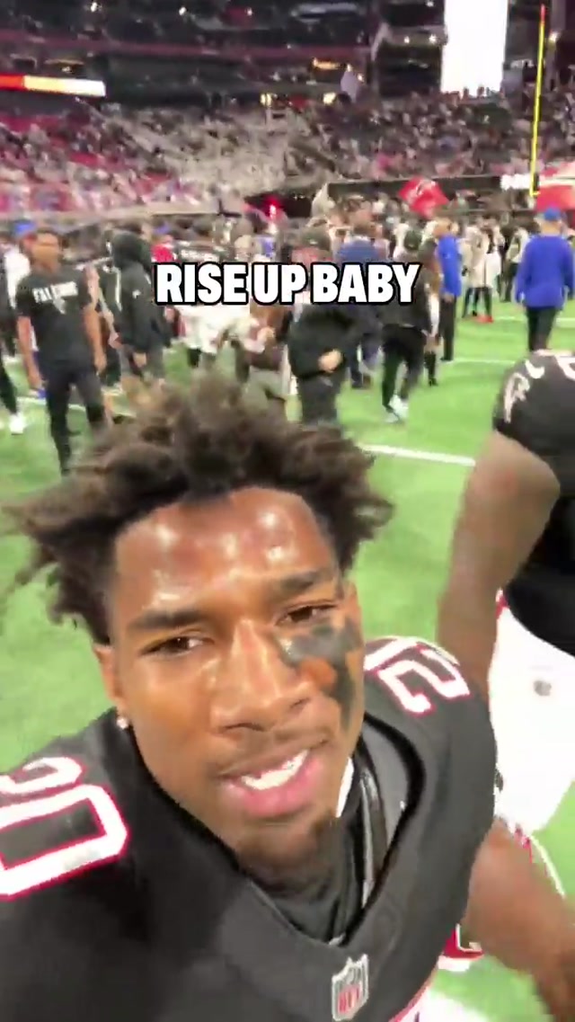 Dee checking in after the W ๐ฃ๏ธ๐ฃ๏ธ๐ฃ๏ธ
#atlantafalcons #nfltiktok #football #nflfootball #footballtok
