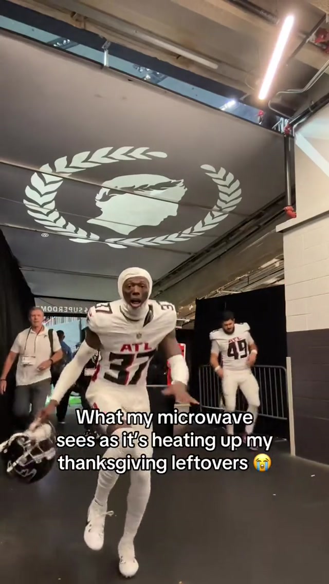 OOOOO I CANT WAIT 😆

#atlantafalcons #nfltiktok #memestiktok #funnymoments #footballtok 