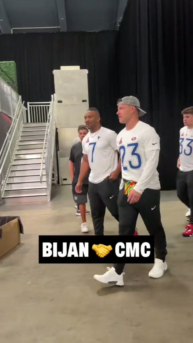 Bijan & CMC catching up 🙌

#football #atlantafalcons #nfl #sports #footballtiktok 