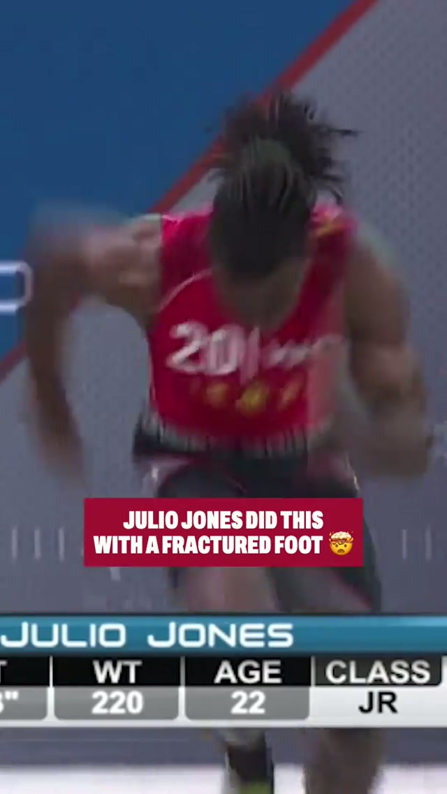 HOW DID JULIO DO THIS 😱

#atlantafalcons #footballtiktok #nfl #atlanta #sports 