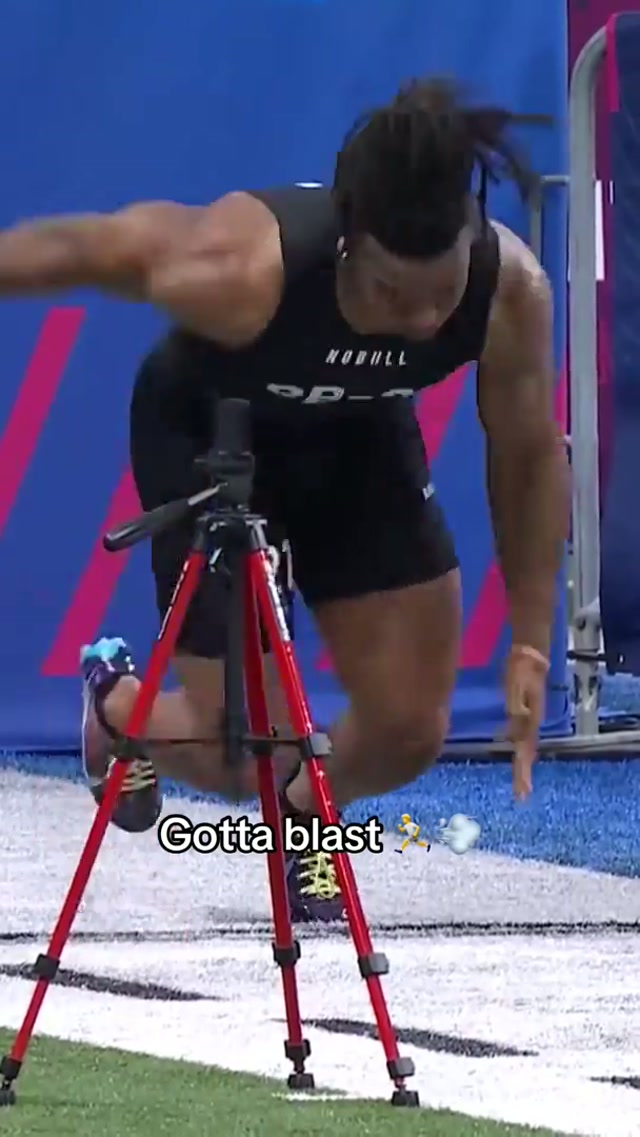 TB to Bijan casually running a 4.46 😮‍💨

#atlantafalcons #footballtiktok #nfl #atlanta #sports 