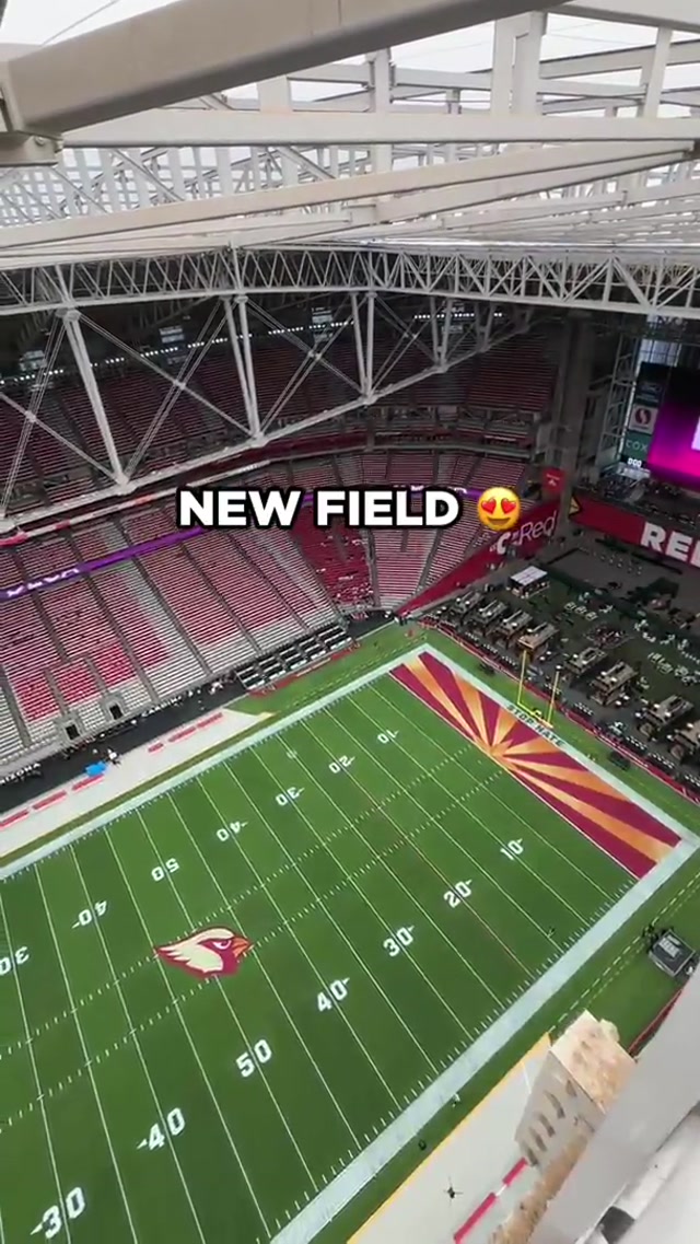 I meeaaaannn 😍 #nf #nike #arizona #field