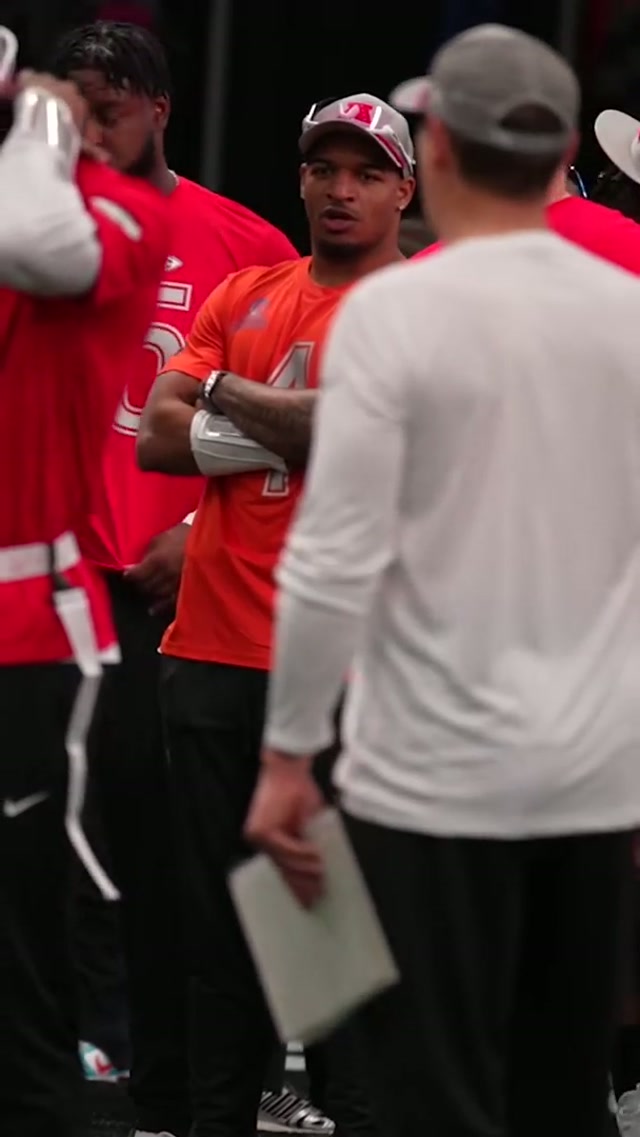 “Tee bout to be mad at me”
#bengals #nfl #probowl 