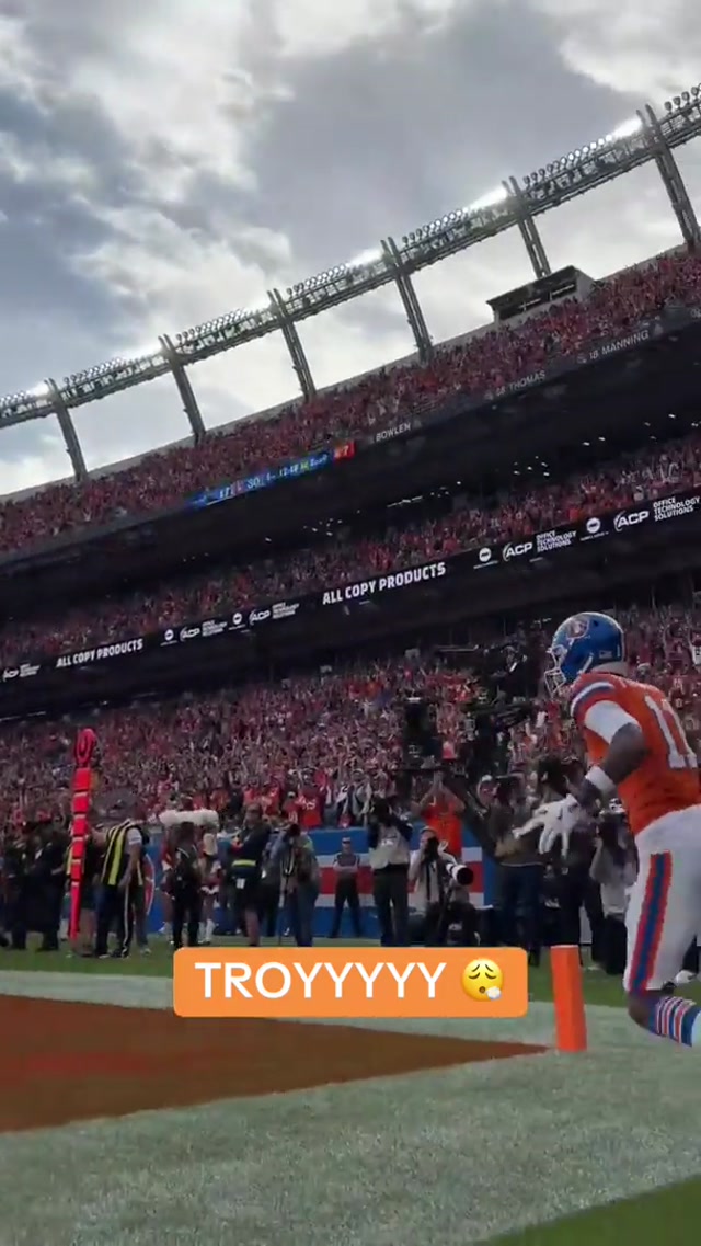 T is for two touchdowns❕
#broncos #touchdown #oregon #troyfranklin #bonix