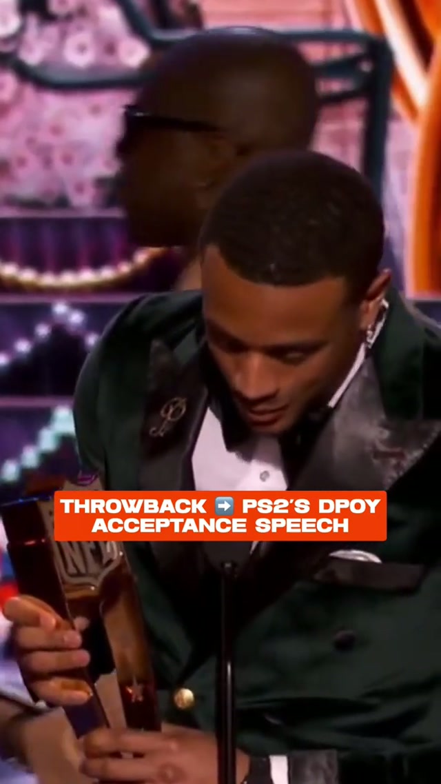 #TBT to last year's #NFLHonors with our DPOY 🏆

#dpoy #defense #broncos