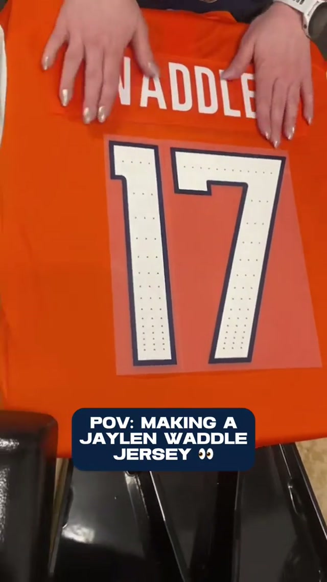1️⃣7️⃣ in the orange & blue!

#broncos #jaylenwaddle #nfl #jersey  