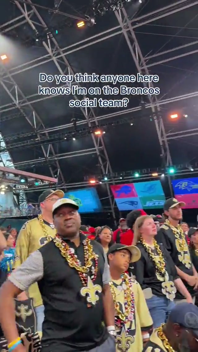 Day 1️⃣: 320,000 people 🤯

#broncosdraft #nfldraft #pittsburgh #draft #nfl 