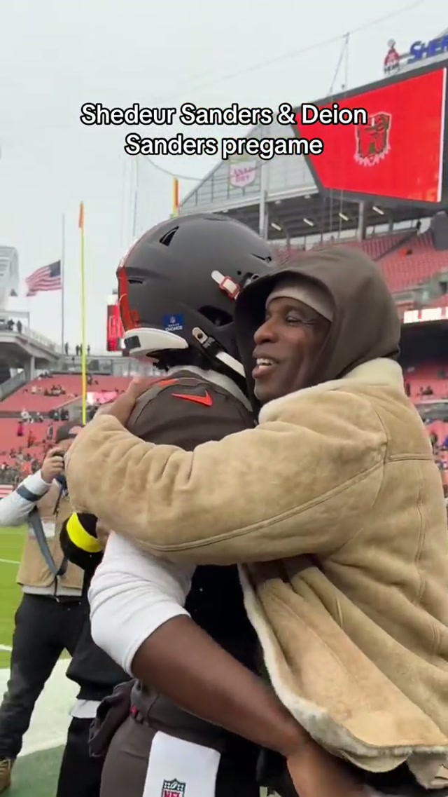 prime support on the sidelines today 🥳 #browns #nfl @NFLonFOX 