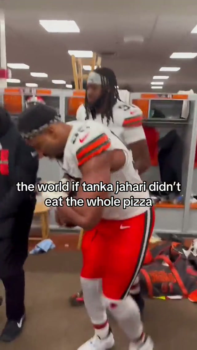 I am Tanka Jahari, but I would NEVER order a whole pizza for myself, um, I mean, I’ll take it, but I mean, you guys have to believe me, I would never order a whole pizza just for myself, though it’s totally not mine, but I am Tanka Jahari. #tankajahari #tonkajahari 