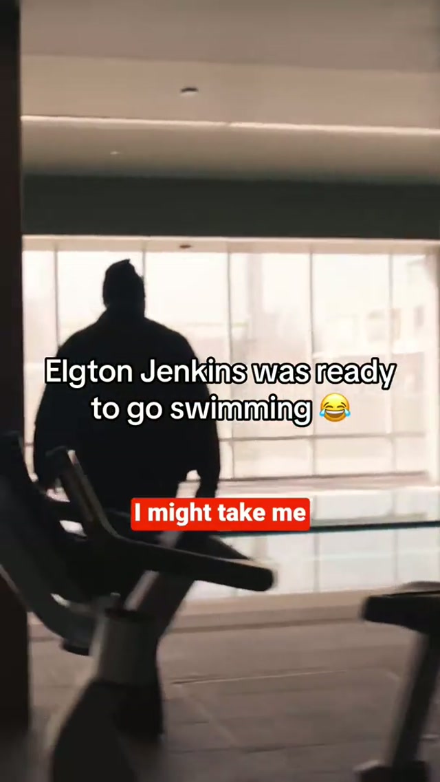 Elgton being too funny 😂 #elgtonjenkins #freeagency #swimming 