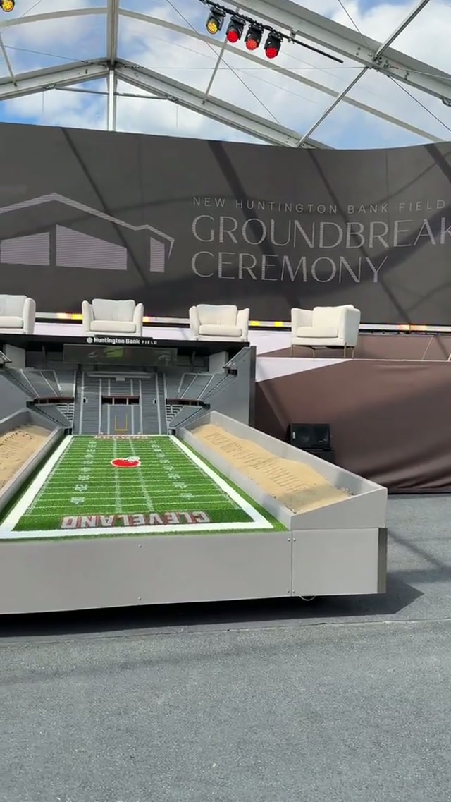 except all of u will be invited! #housetour #stadium #cleveland 