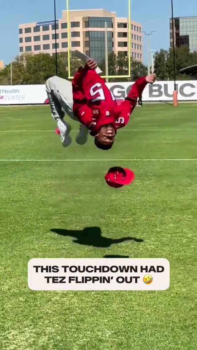 Tez Johnson flips are BACK for the Preseason Classic 🤯

#backflip #flip #tezjohnson #buccaneers #nfl 