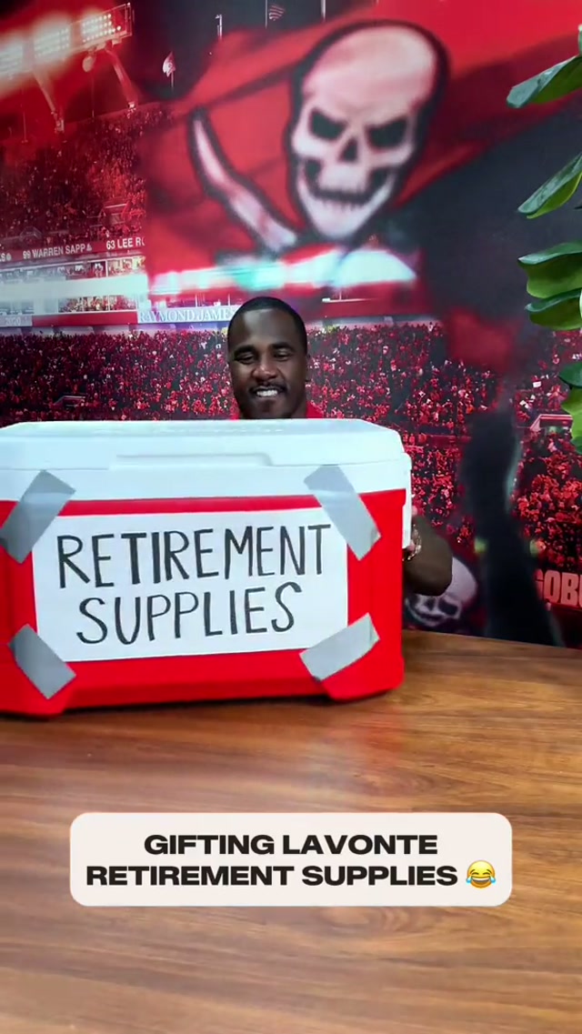 Lavonte David is ready for his next chapter of life 🎣👟

#retirement #hobbies #florida #fishing #surprise 