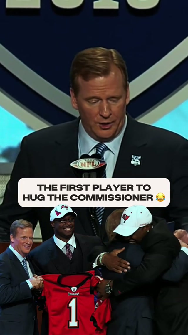 Ever wonder where the trend started? Gerald McCoy did it first 🙌 

#hug #buccaneers #nfl #nfldraft #football