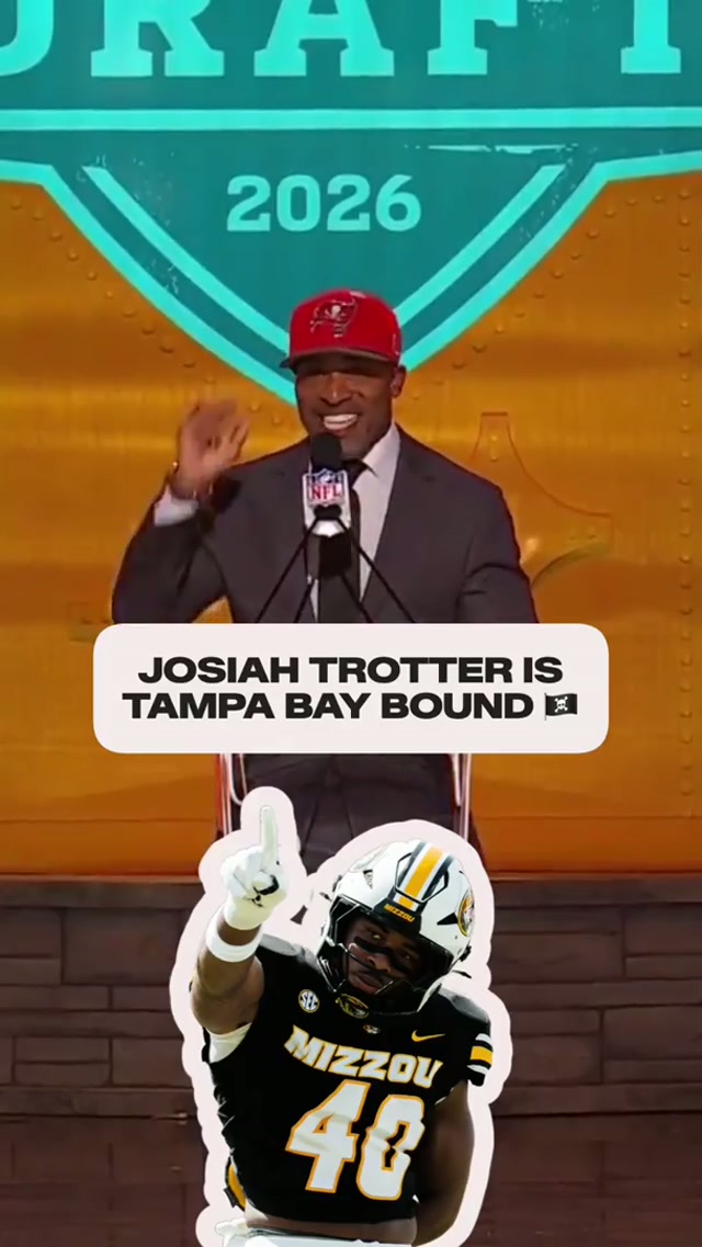 Hall of Famer Rondé Barber welcomes Josiah Trotter to the Krewe 🗣️

#buccaneers #nfl #nfldraft #football #tampabay