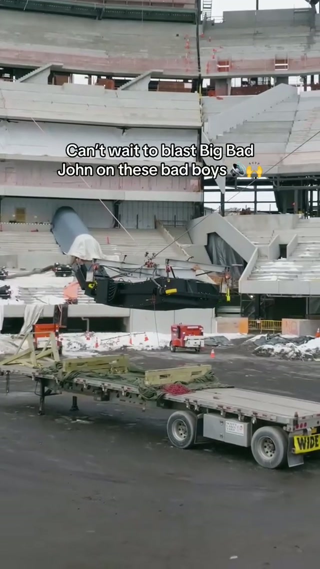 Hello to our niche community. 😀 #bigbadjohn #audiophile #nfl #speakers #niche