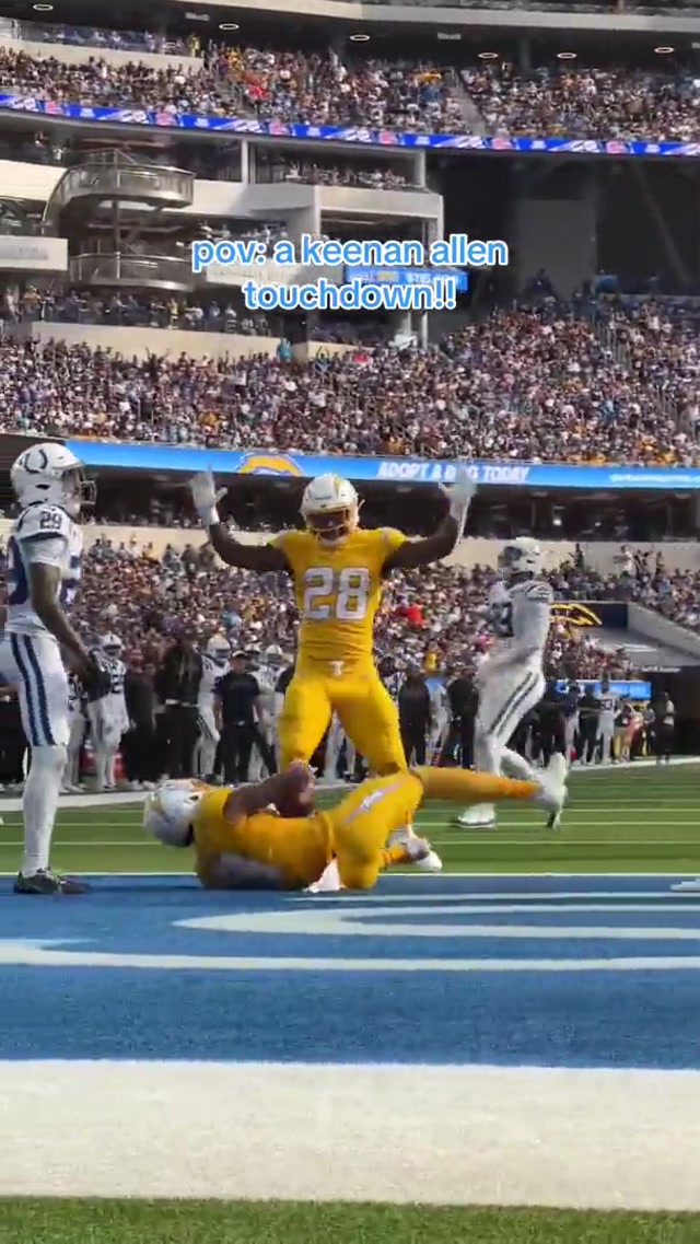 keenan allen with a touchdown ‼️ #touchdown #nflgameday #chargers #keenanallen #football 