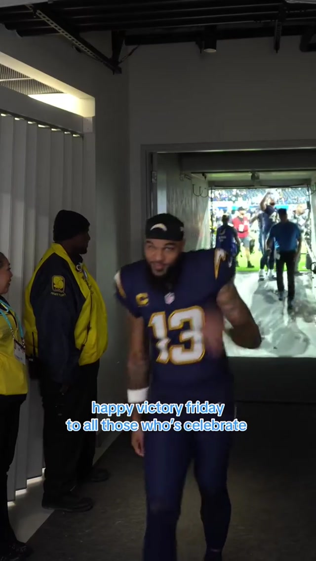 victory cookies!!! #victorycam #chargers #nfl #joealt #thirsdaynightfootball 