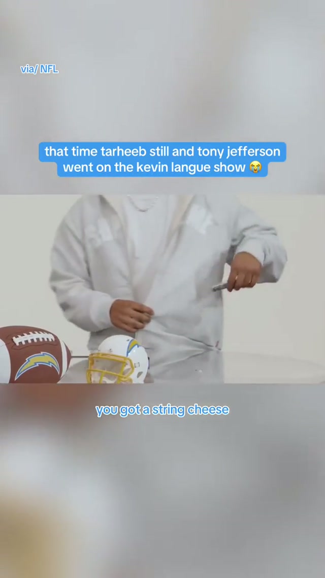 let the man eat his string cheese in peace 😭 #chargers #nfl #kevinlangueshow #kevinlangue #cheese 