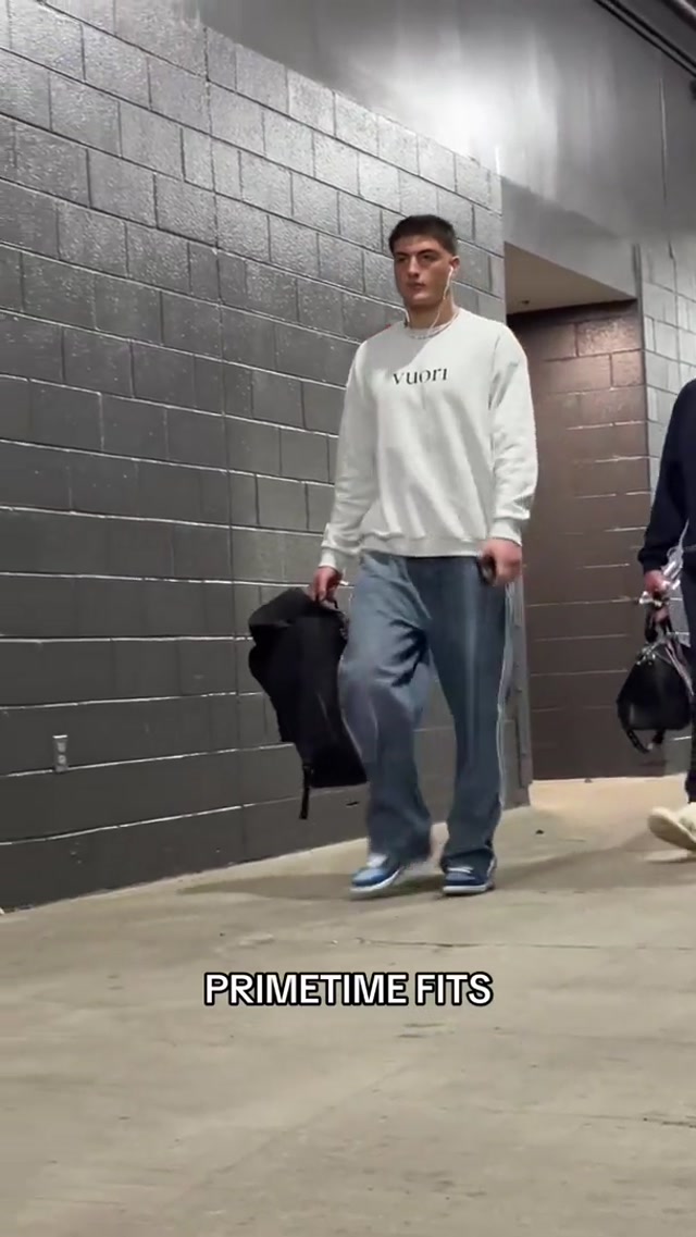 they knew what they were doing ๐ฝ๏ธ #fitcheck #chicagobears #MNF