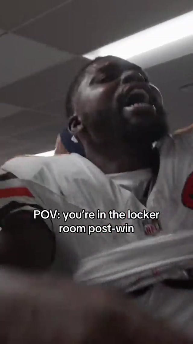 Three in a rowww ๐บ #win #celebration #nfl