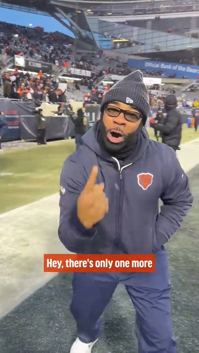 Let’s make it count ‼️ #nflplayoffs #chicagobears #soldierfield 