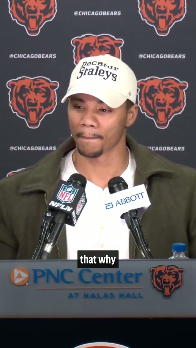 Kalif is learning quickly 😂 #chicagobears #mlb #whitesox 