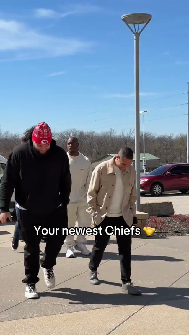 First look at their new home 💛 #chiefs #kansascity #nfl #freeagency #gehafieldatarrowhead 