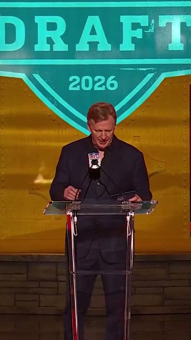 CALLED DELANE’S NAME 🔥 
📺: NFLN/ESPN/ABC #chiefs #kansascity #nfl #nfldraft #chiefskingdom @Soor 