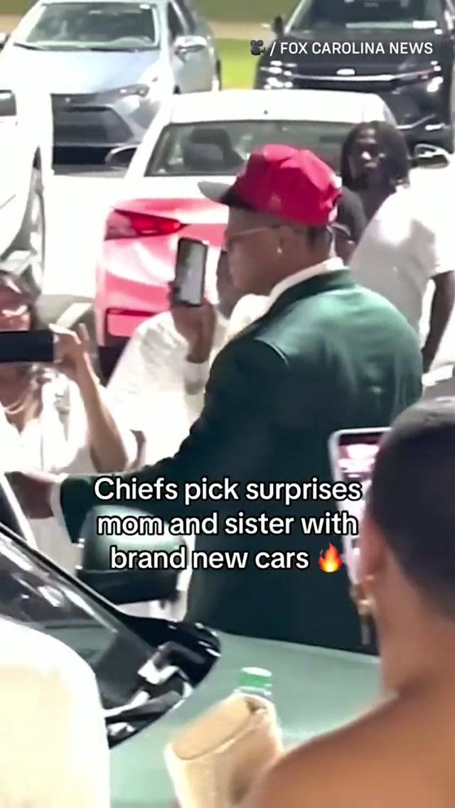 Step 1: get drafted
Step 2: buy your mom and sister brand new luxury cars ❤️💛 @peterwoods.11 #nfldraft #kansascity #gift 