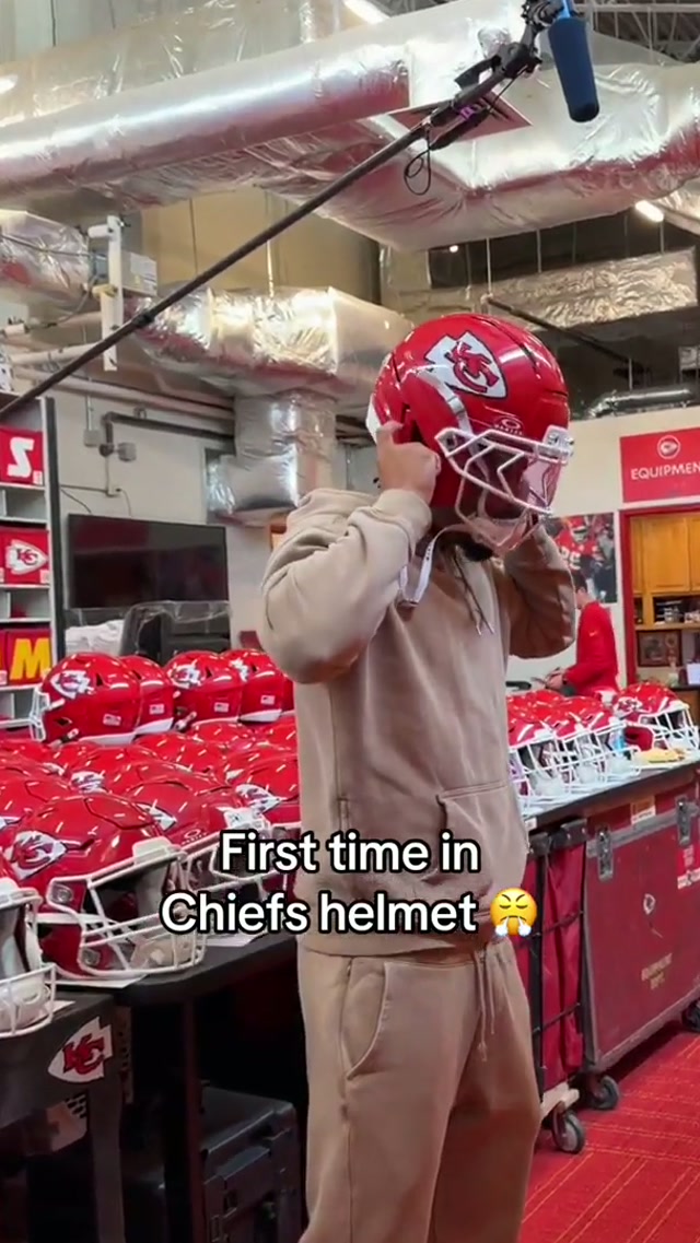 Already lookin’ good in the red‼️ #nfldraft #mansoor #kansascitychiefs #equipment 