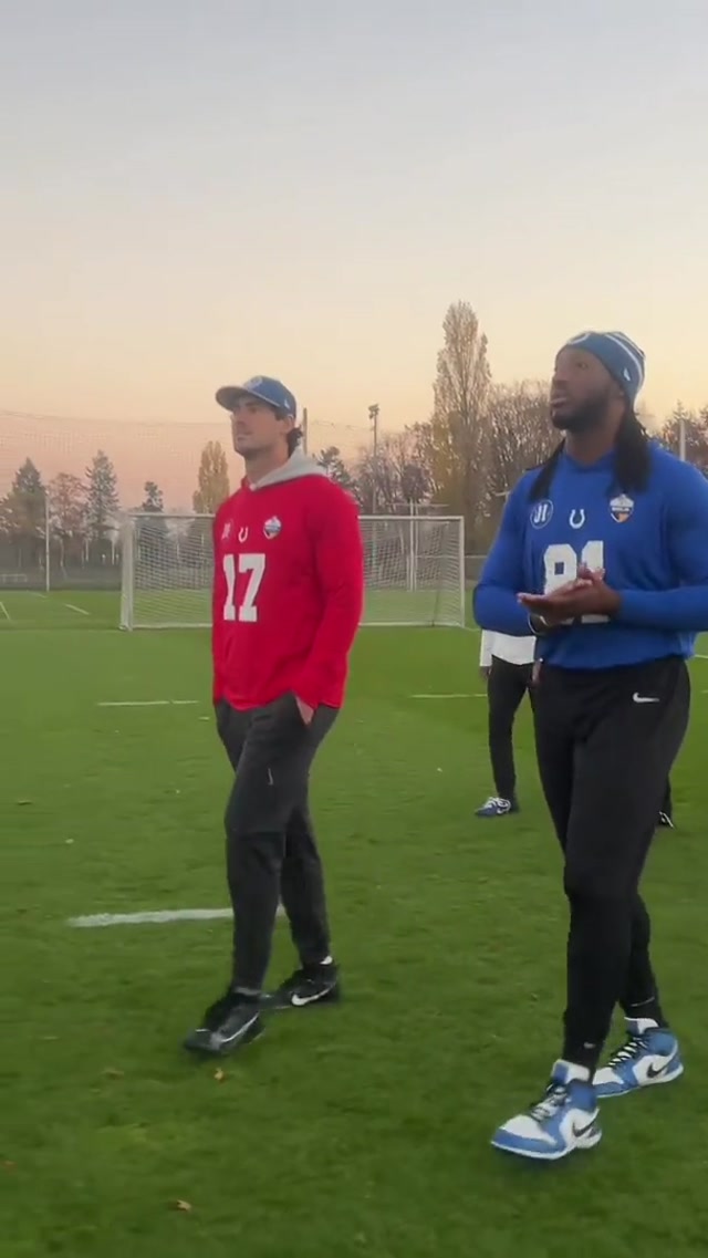 we outside !!! #berlin #nfl #indianapoliscolts #ATLvsIND