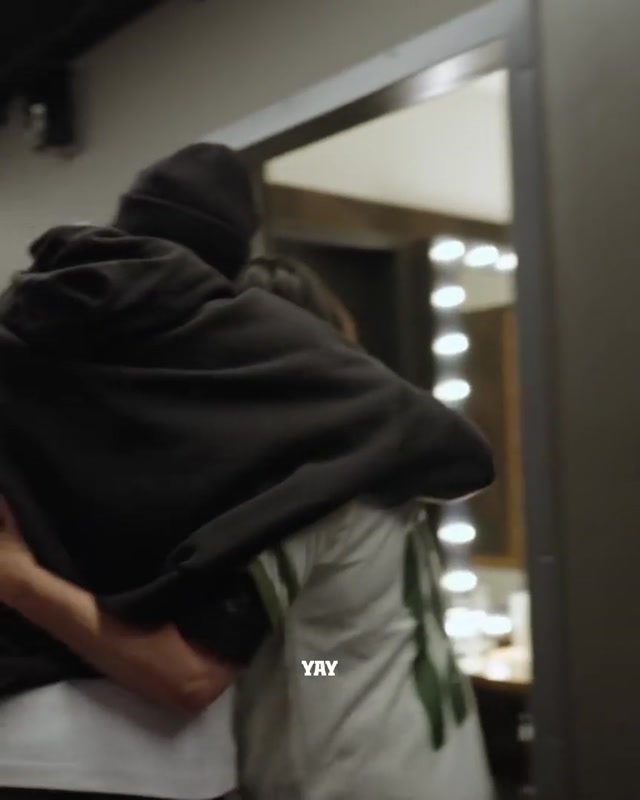 a special surprise for our 2025 Walter Payton Man of the Year nominee, Kenny Moore II. 💙 #colts #surprise #walterpaytonmanoftheyear #nfl #nominee 