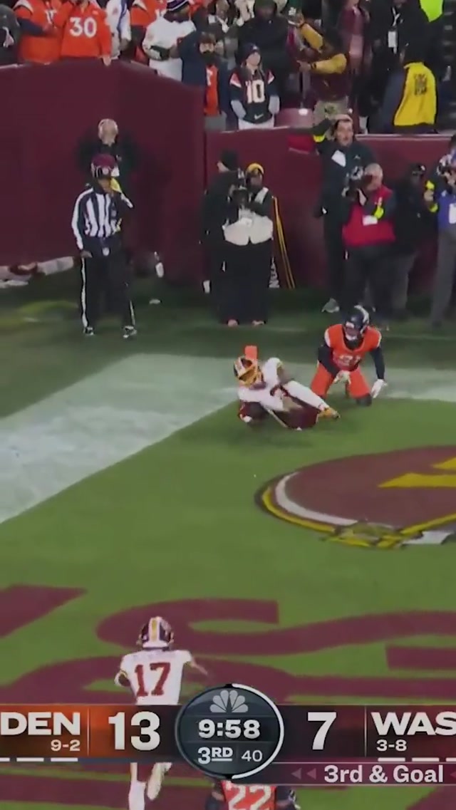 only one hand neccessary 😌 #nfl #tuddy #crazy #wow  