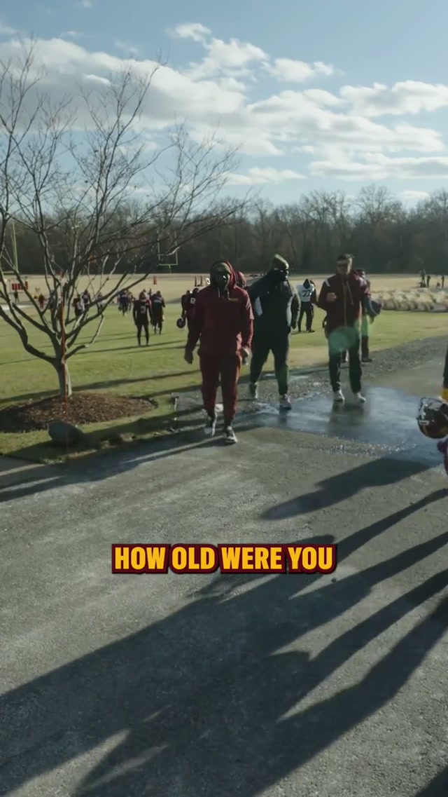 shoutout to the Nokia users 🤣 #cellphone#washingtondc #commanders #football