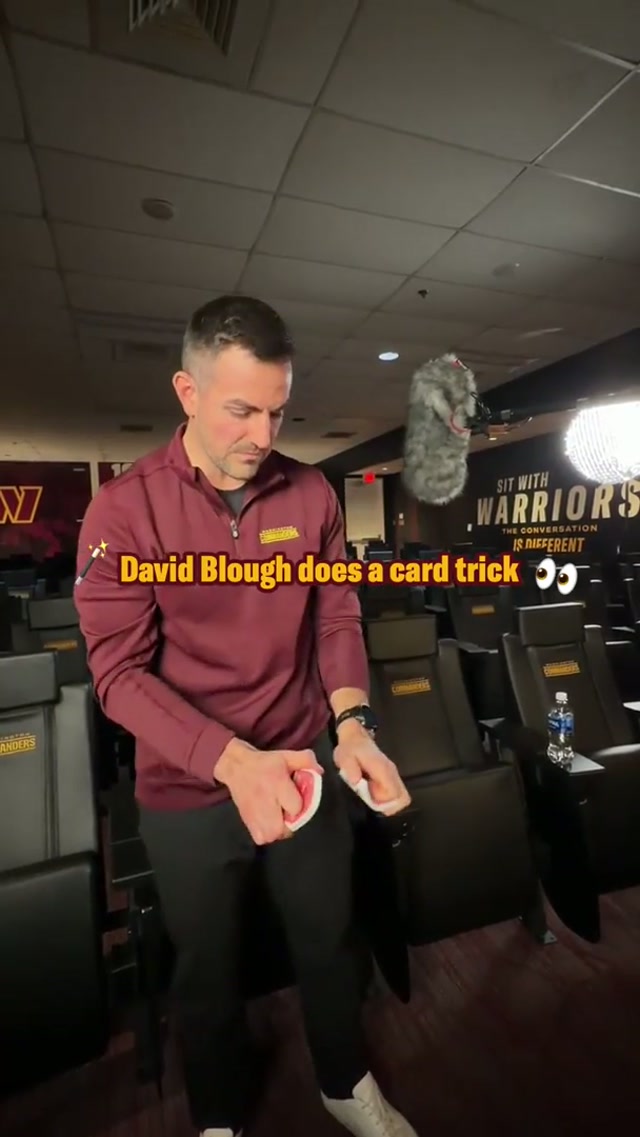 got some tricks up his sleeve 🪄 #magic #cardtrick #football #nfl 